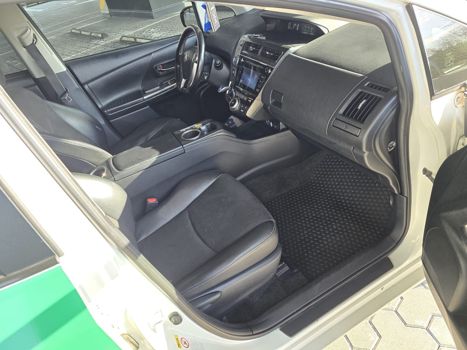 Toyota Prius+ 2015 — Nuotrauka 3