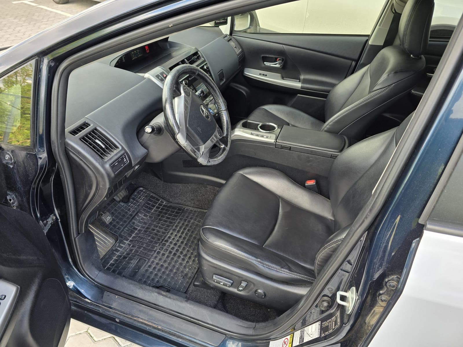 Toyota Prius+ 2017 — Nuotrauka 3